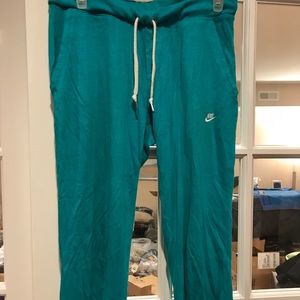 Nike Capri sweatpants !!!!FIRM